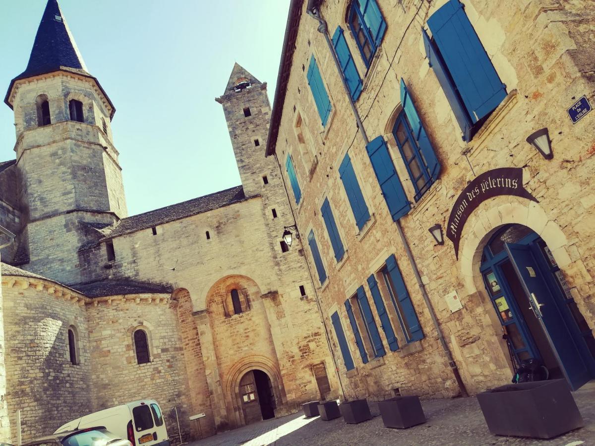 Gite La Maison Des Pelerins Villeneuve-dʼAveyron Zewnętrze zdjęcie