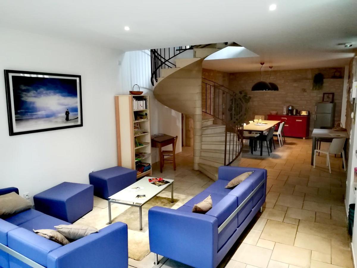 Gite La Maison Des Pelerins Villeneuve-dʼAveyron Zewnętrze zdjęcie