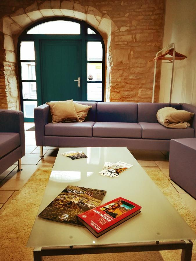 Gite La Maison Des Pelerins Villeneuve-dʼAveyron Zewnętrze zdjęcie